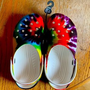 NEW tie dye crocs size M3 and W5